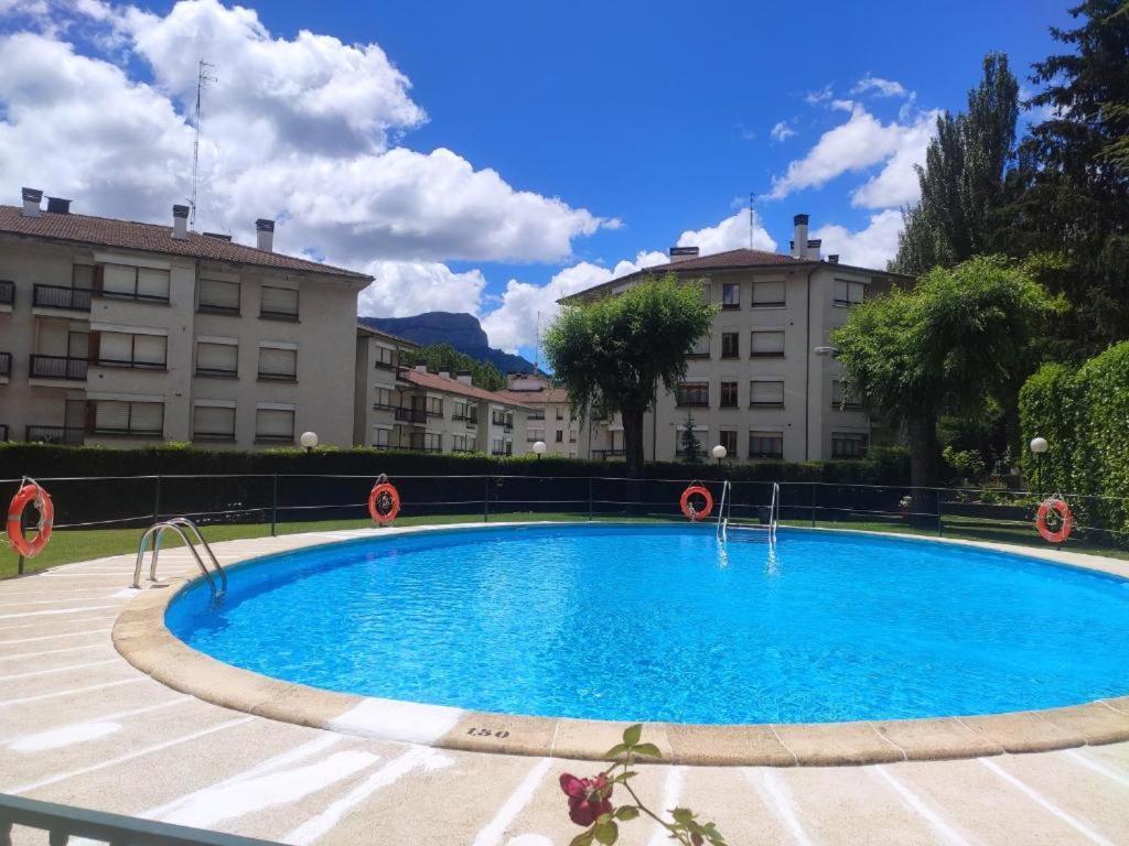 Apartamento Alba4 Jaca Exterior photo